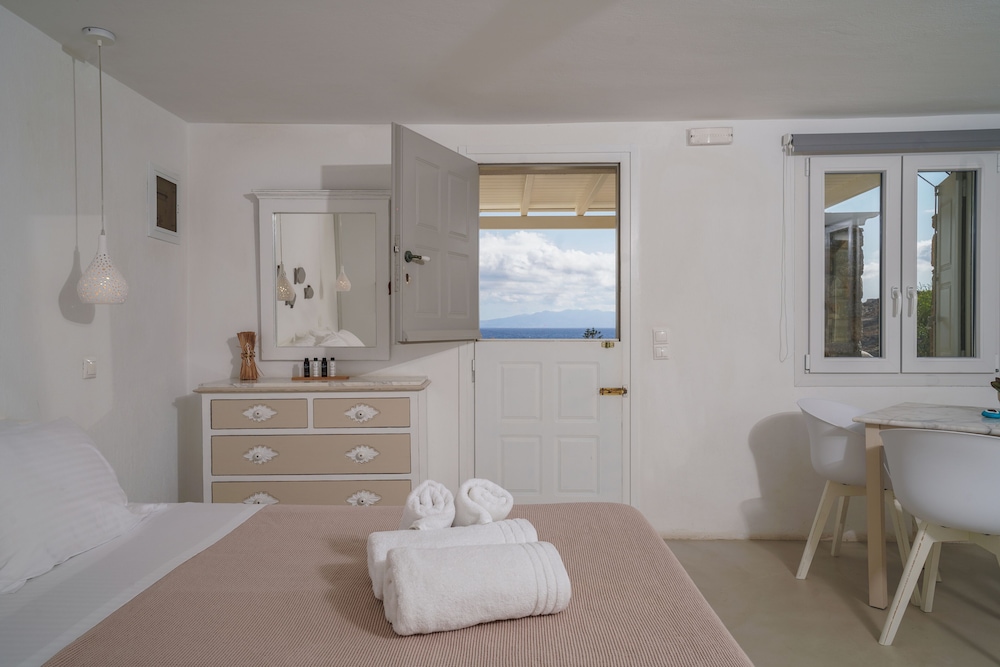 VLIA MAR Myconian Residences