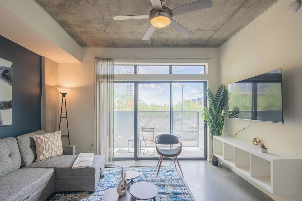 ROVE LIVING/KL - Roosevelt Point