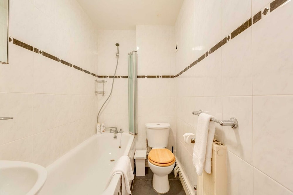 Bright Studio Near Borough and The Shard