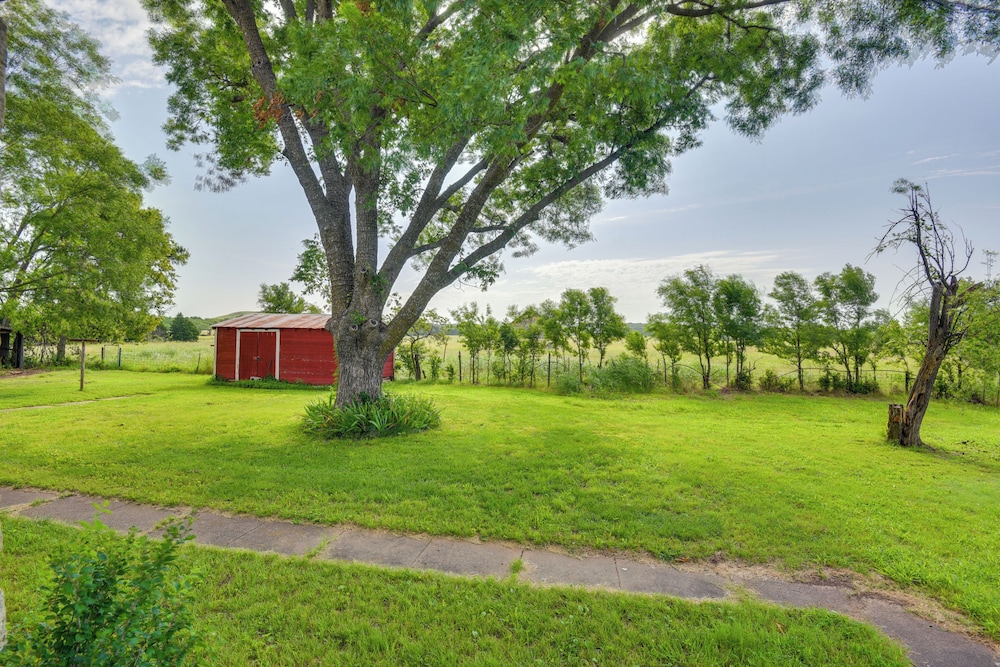 Countryside Retreat w/ Pasture Views in Hominy