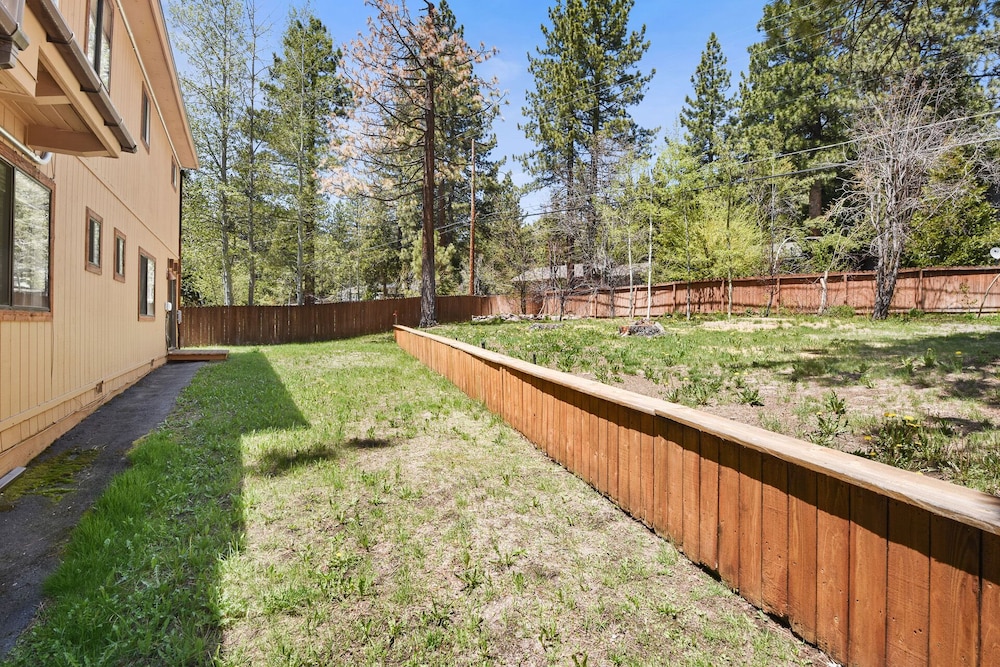 Tahoe Highlands Hideaway view 3