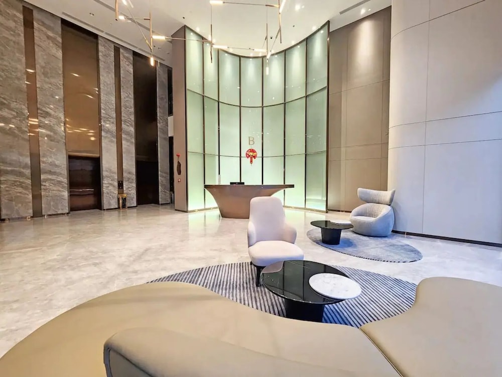 Cardinal Court Apartment