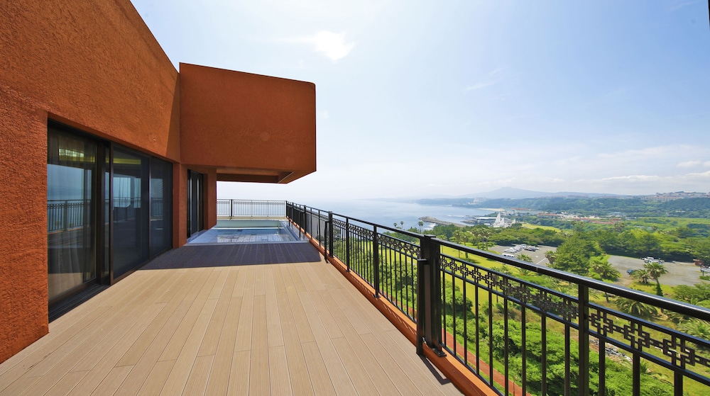 Booyoung Hotel & Resort