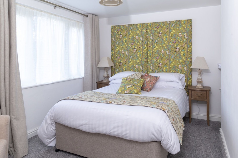 River Court Apartments LETS