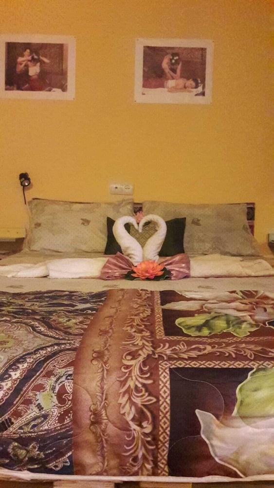 Mirage Guest House