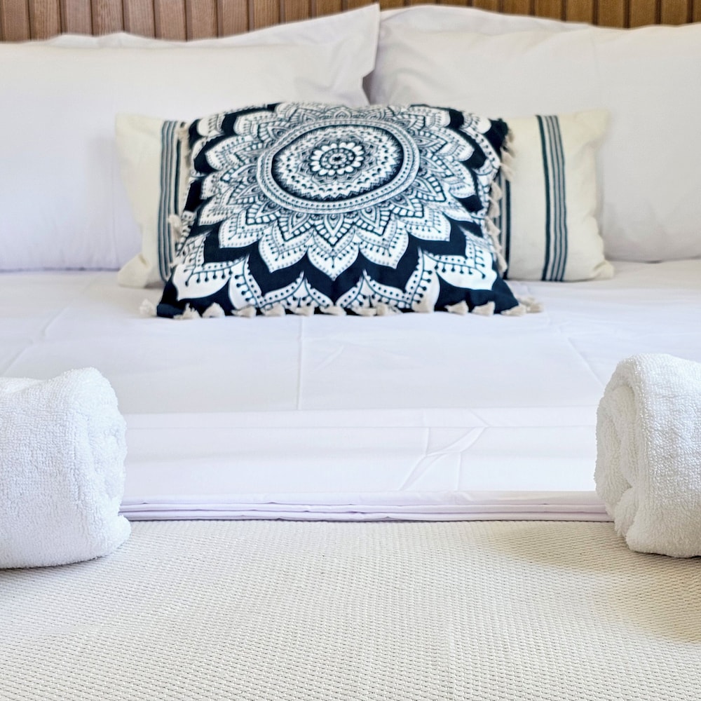 Ares Beachfront Luxury Rooms