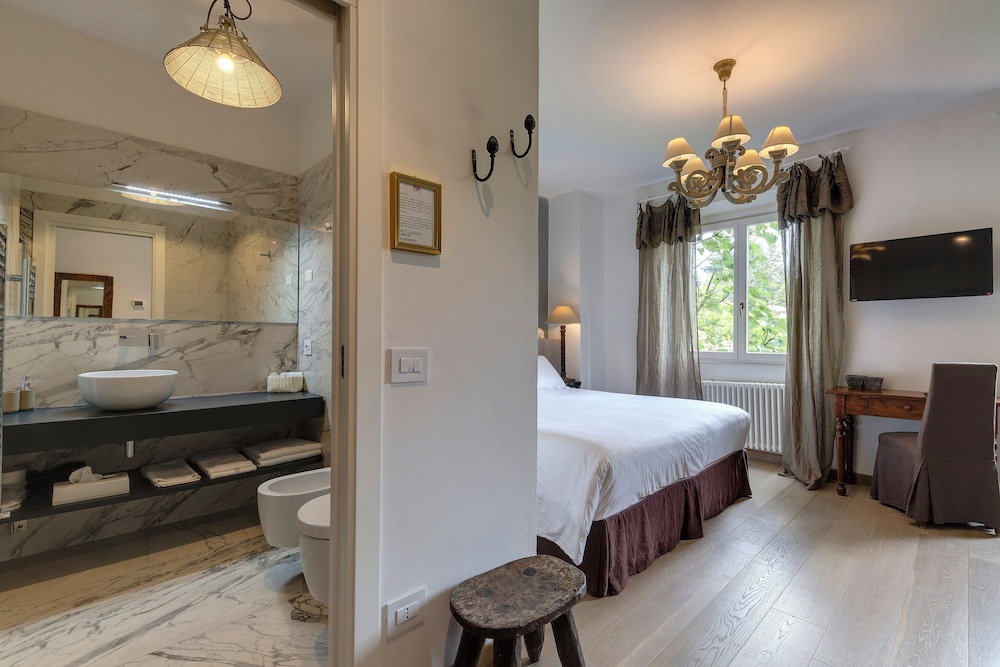 Entire Hilltop Villa With Private Pool In Palazzuolo Sul Senio