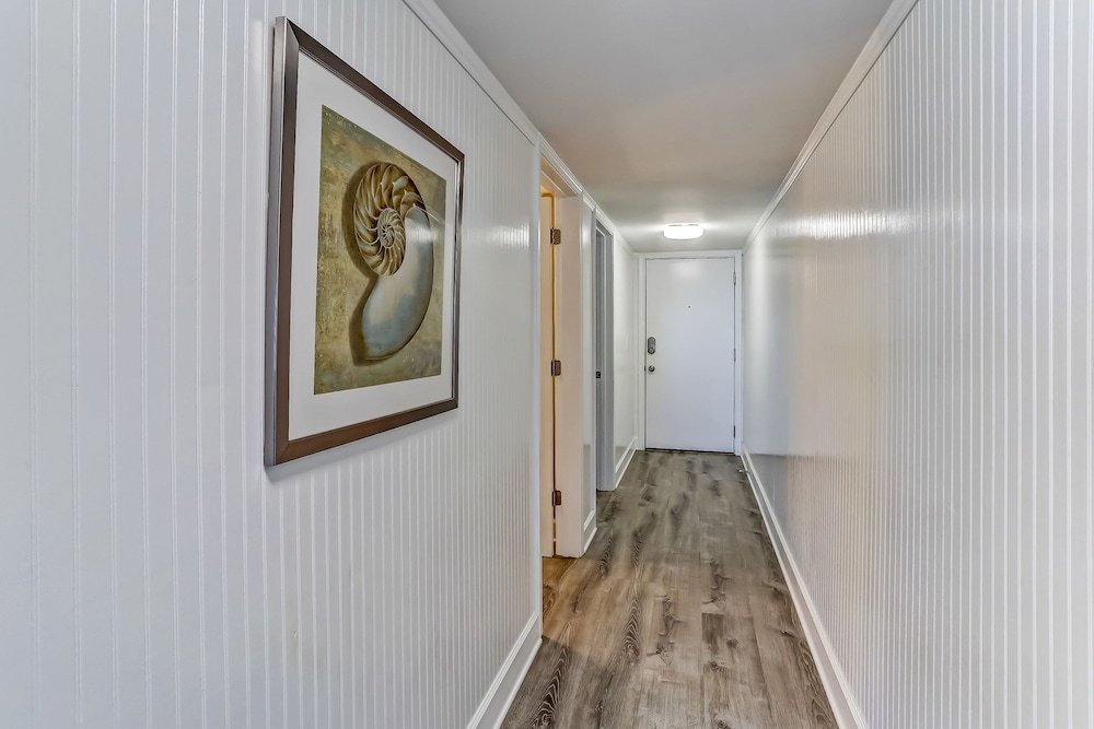 Ketch Courtyard 302 2 Bedroom Condo