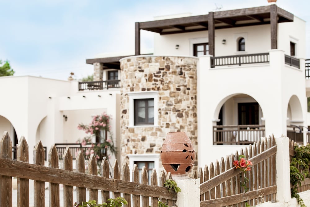 Athina Studios & Suites