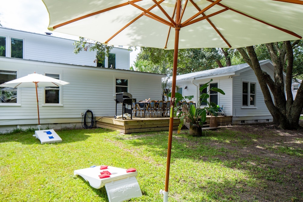 Jessamine by Avantstay Picture Perfect Home w Stunning Backyard