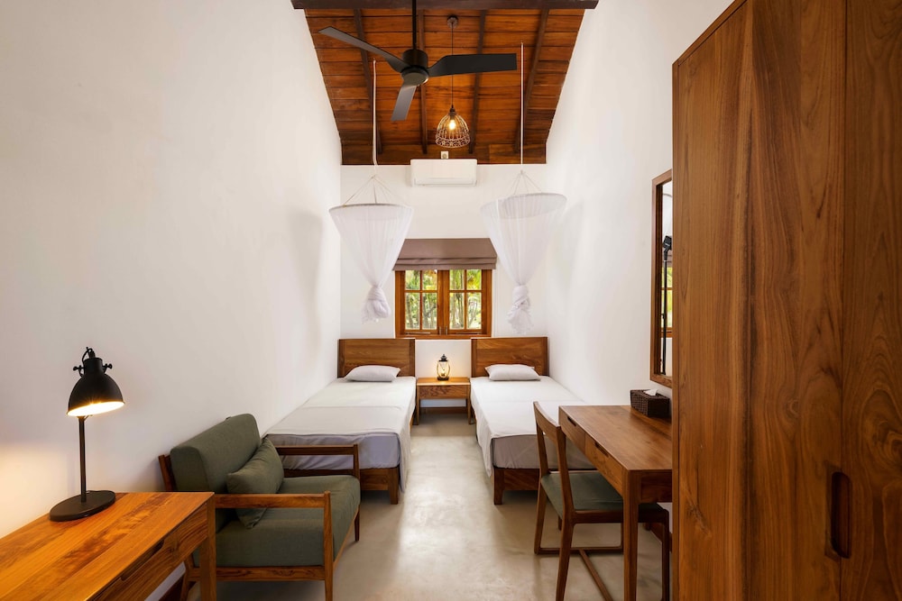 Kandakuliya Sunrise Beach Villas