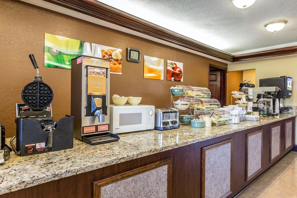 Macon Vacations - Quality Inn Suites Macon North - Property Image 1