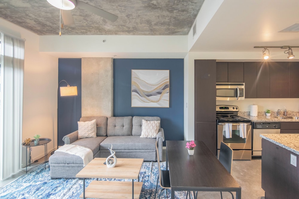 ROVE LIVING/KL - Roosevelt Point