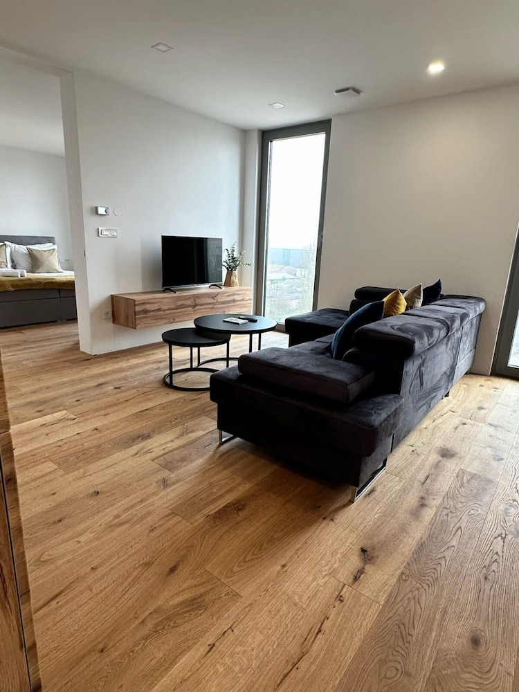 Garden Residence - Premium Alpine View Apartment