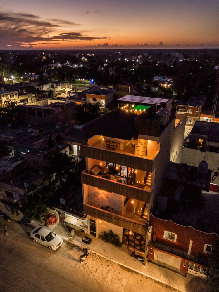 Casa Luz Downtown Apartments view 4