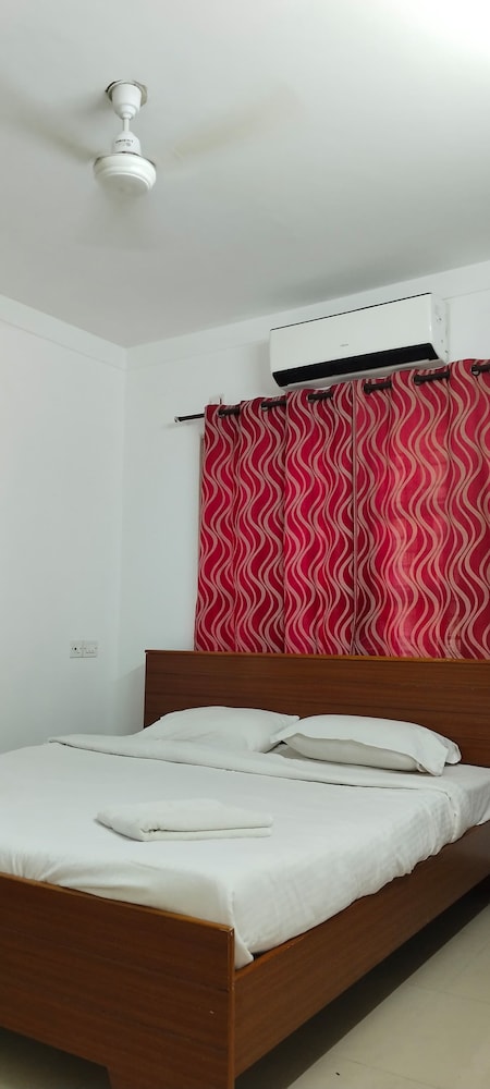 VARSHA ENCLAVE WHITE HOUSE