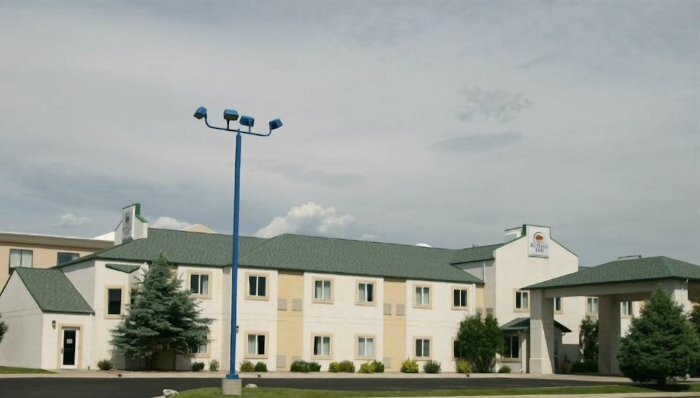 Buffalo Vacations - Buffalo Inn - Property Image 1