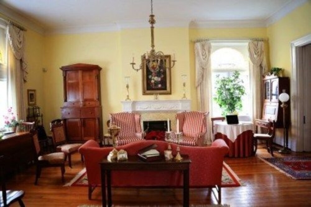 Berea Vacations - The Bennett House Bed  Breakfast - Property Image 5