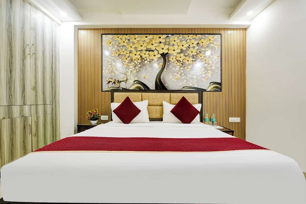 Hotel Lookout Stay Delhi IGI Airport