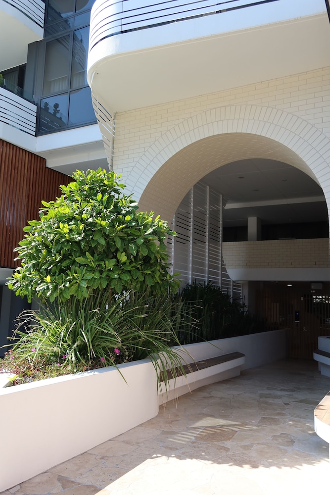 Luxury Palm Beach 1 BDR in The Village