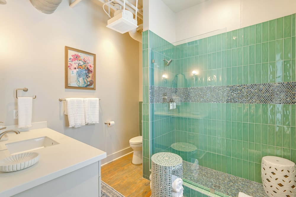 Walk to Vanderbilt: Eclectic Apt in Nashville