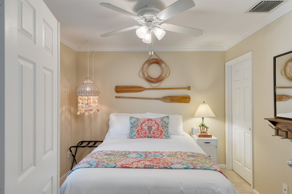 Keys to Paradise by Avantstay Balcony Pool Golf