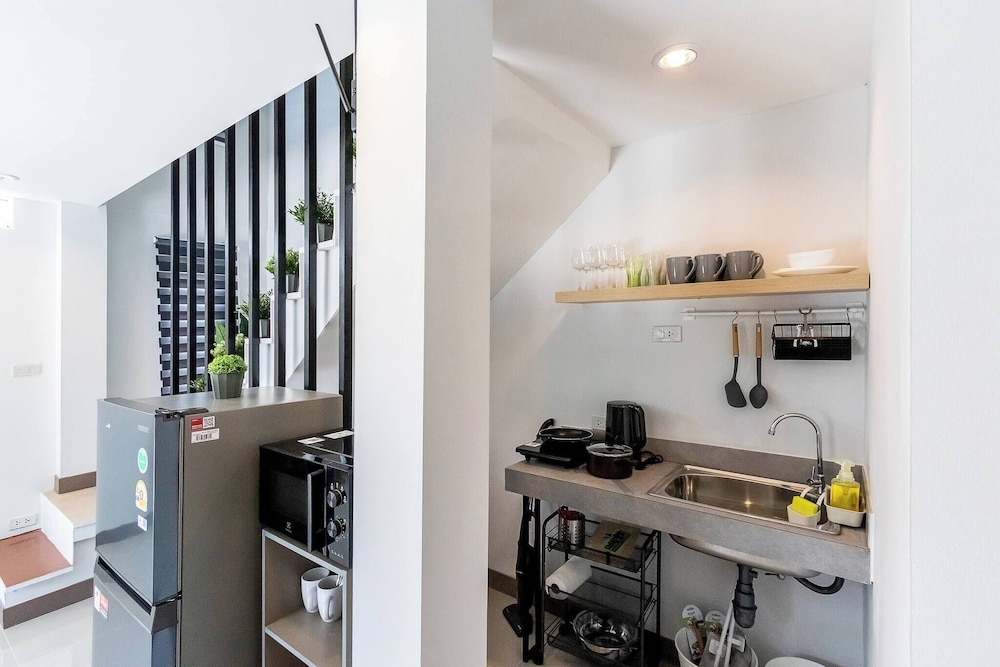 Tiny House Srinakarin At Sri Bearing Station