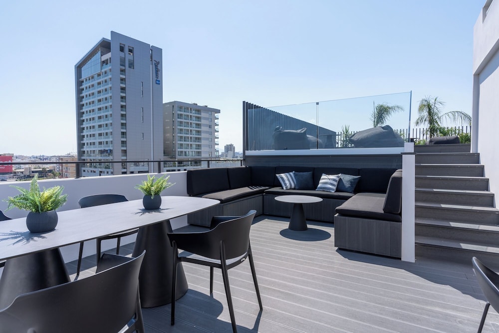 The Penthouse - 3BR Seaview in Larnaca