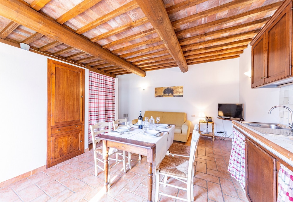 Loro 2 With Shared Pool And Tennis view 2