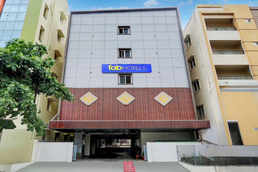 Fabhotel Radha Rani Residency