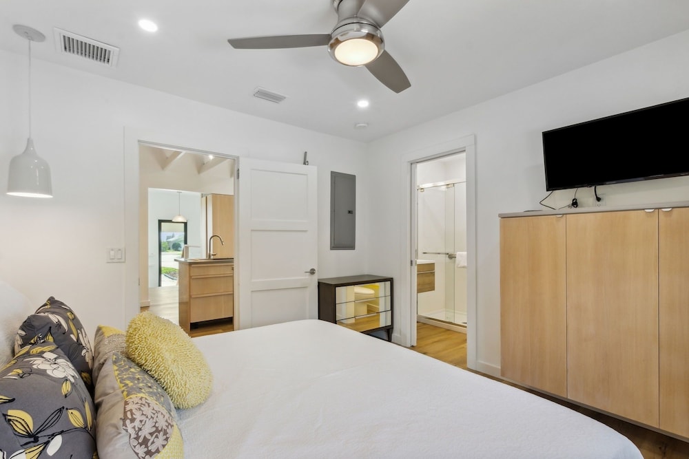 161 S Fletcher 5 Bedroom Home