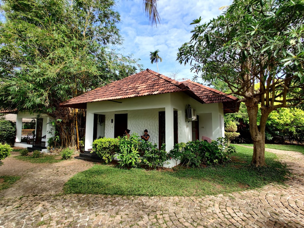 Deshadan Backwater Resort