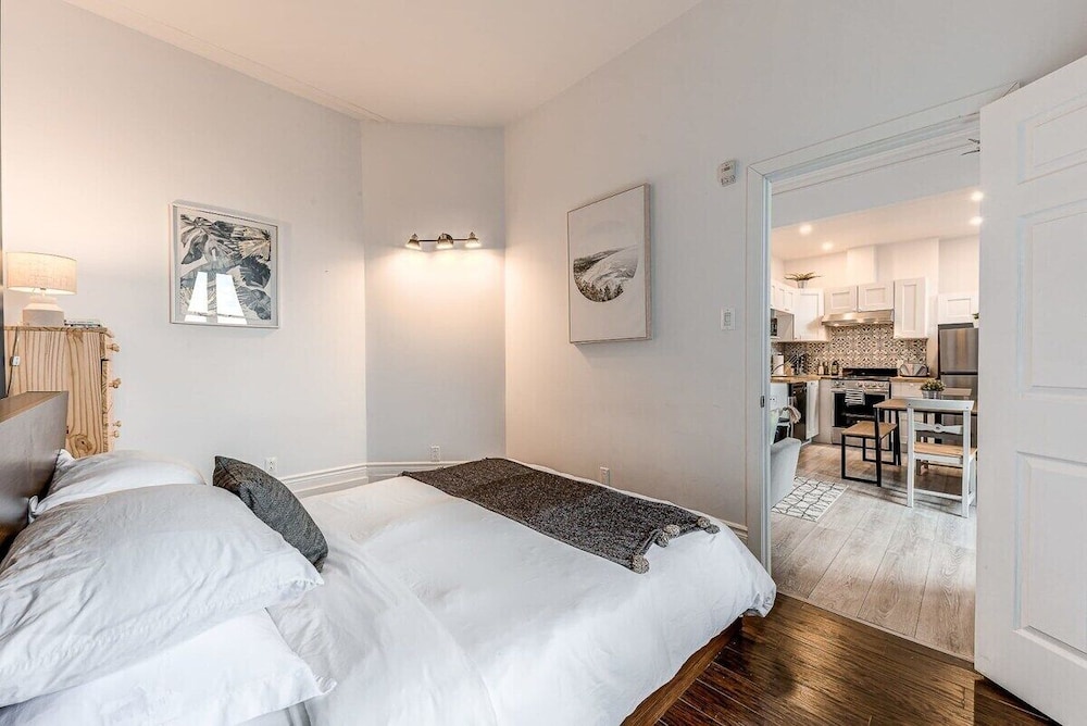 Remparts 2 Bed w Private terrace & sauna view 2