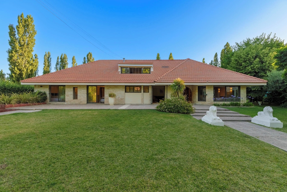 MOT Wine Country Mansion