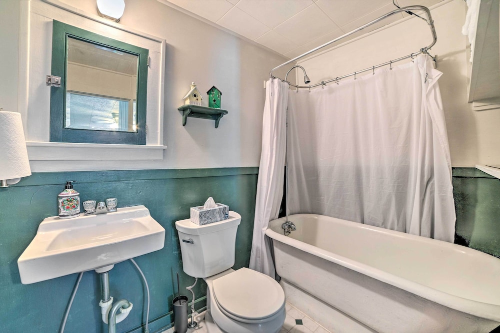 Waterfront Tawas Lake Retreat w/ Fire Pit!