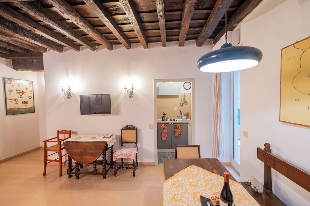Via Dei Banchi Vecchi Apartments