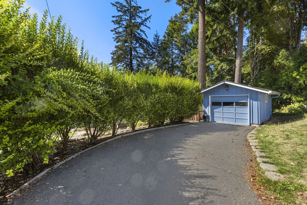Captain s Retreat in Shelton