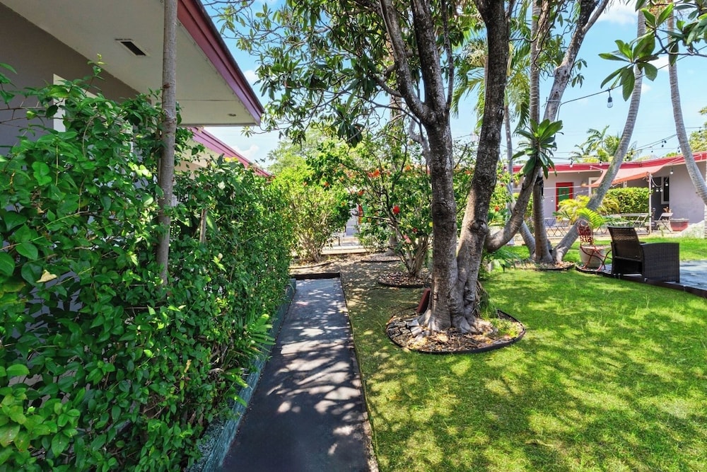 1BR Pet-friendly Studio Parking & Backyard BBQ