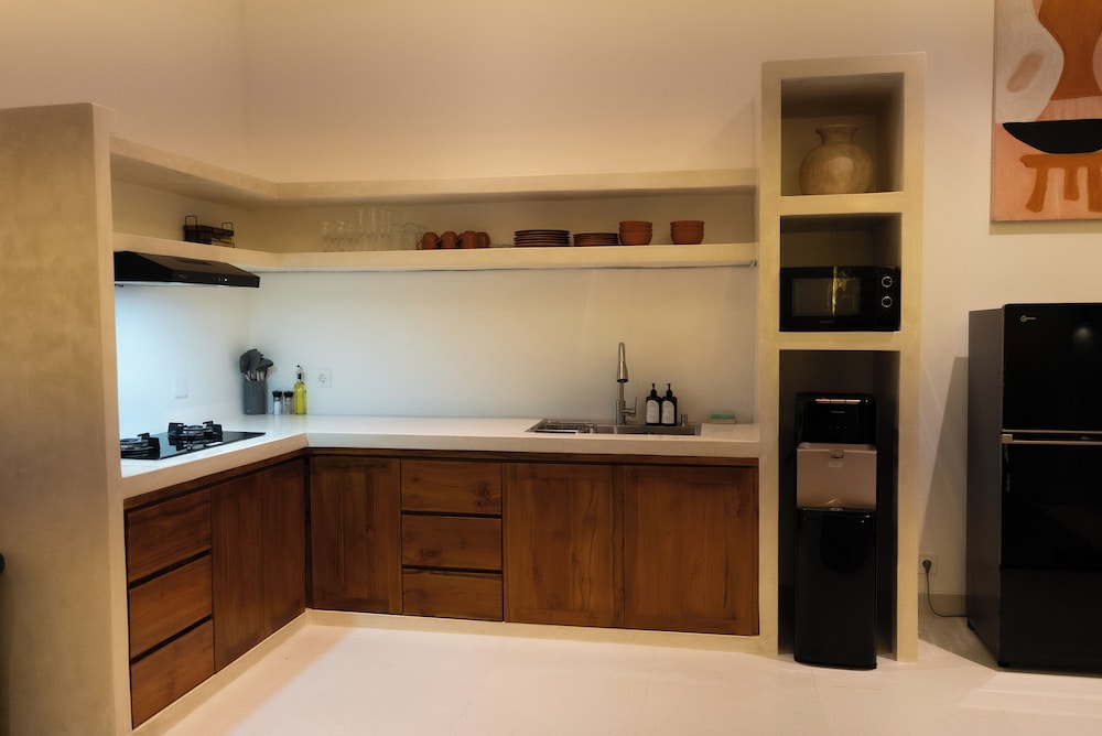 Tropical 2BR Private Villa, 6min Pererenan Beach