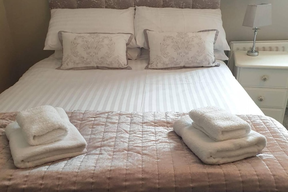 Warrenpoint Countryside -3bedroom-private Garden