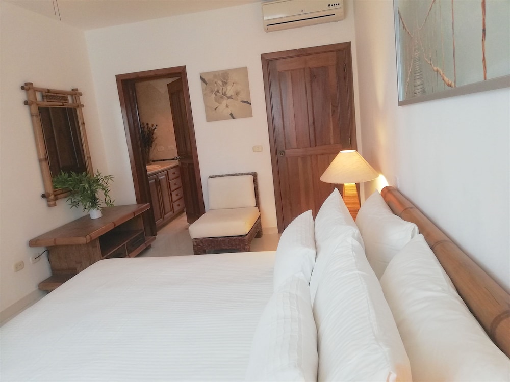Los Corales Tropical Beach Resort & SPA
