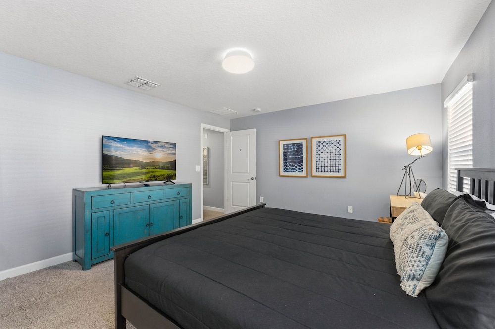 Relaxing 4BR Villa With Pool in Champions Gate