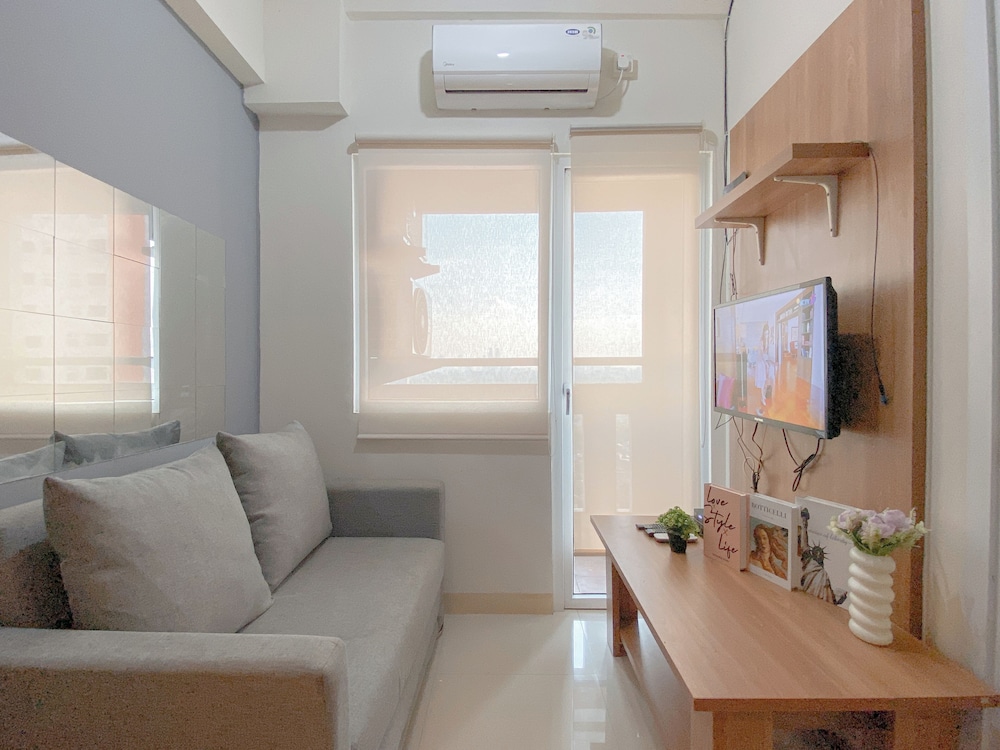 Compact 2Br Apartment Direct Access To Mall At Green Pramuka City