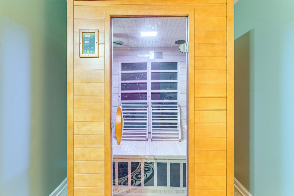 Near Hiking Trails: Gatlinburg Condo w/ Sauna!