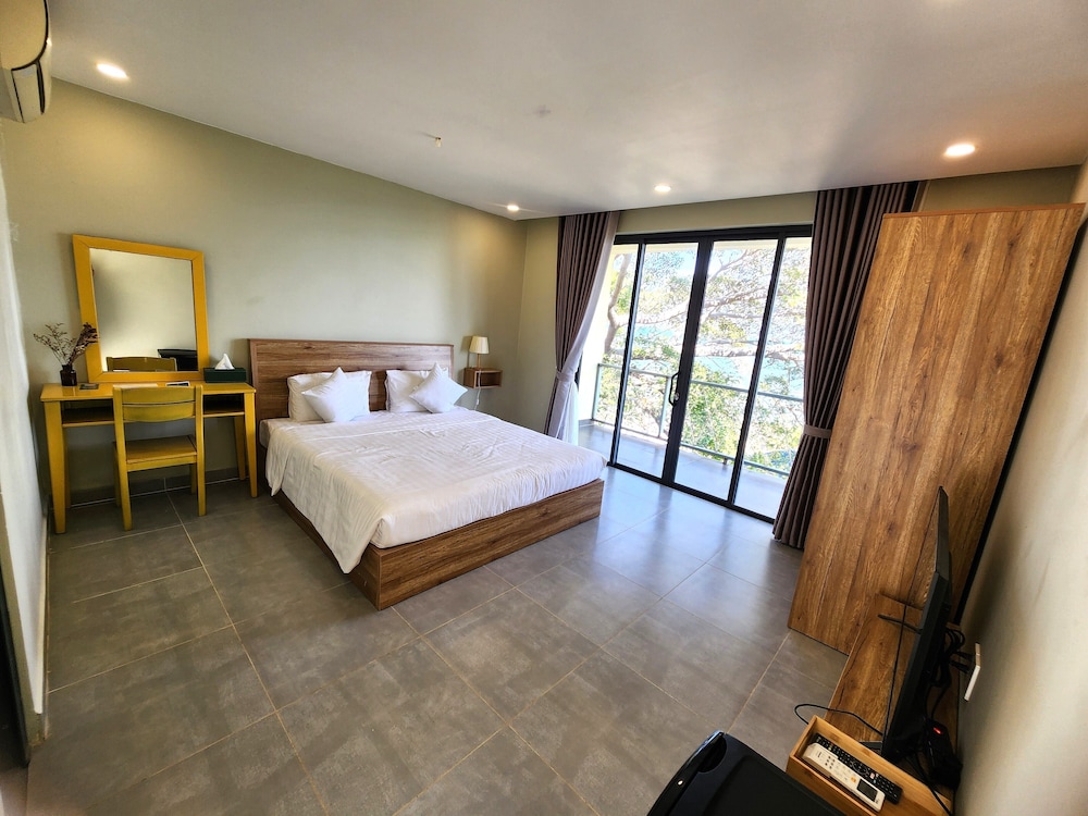 Sunny Shore Resort