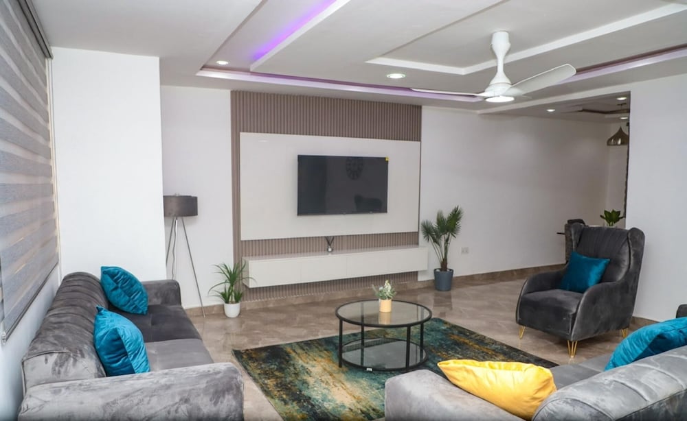 Beautiful Serviced Apartment at Nanakrom, Accra