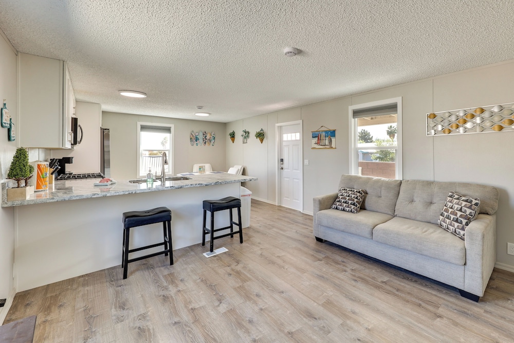 8 Mi to Laughlin Riverwalk: Waterfront Retreat