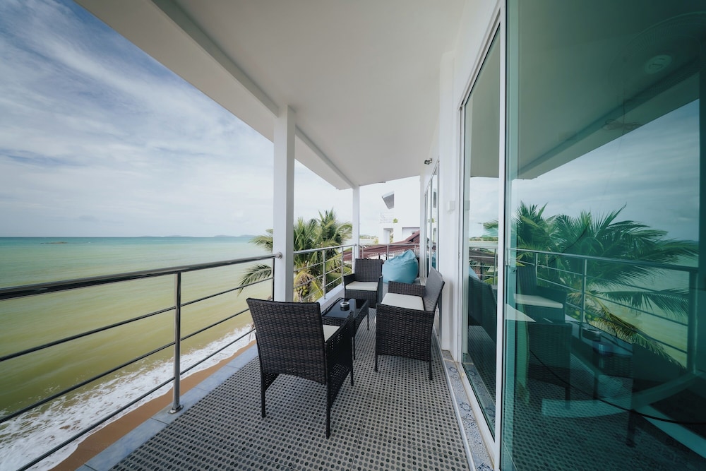 Phaladise Beach Villa at Phala Beach, Ban Chang
