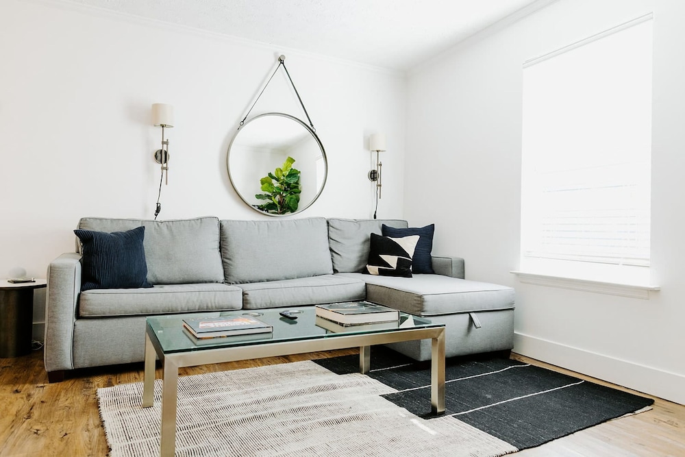 The Vinyl at Music Row - 1 Bedroom Garden Suite