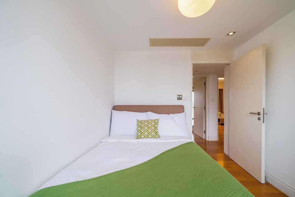 Tyms Elegant 3BR 2BA Apt Near Malls